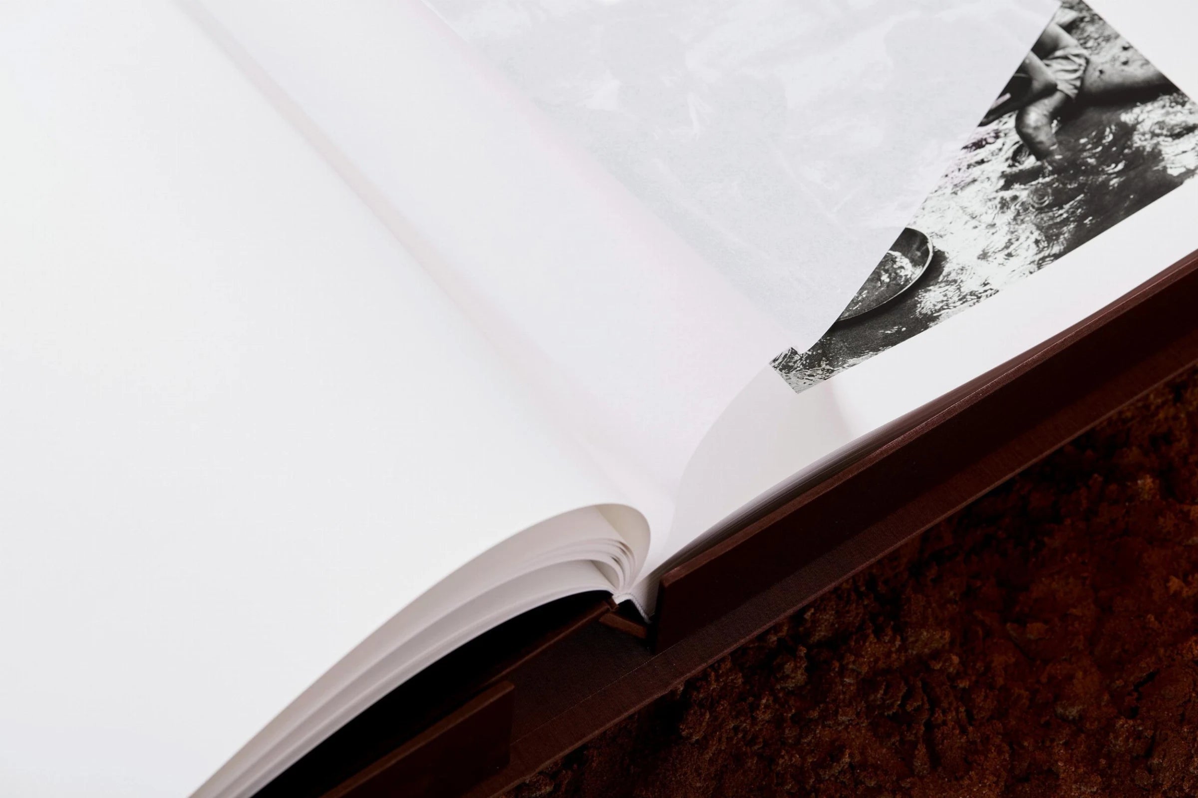 Sebastião Salgado. Gold