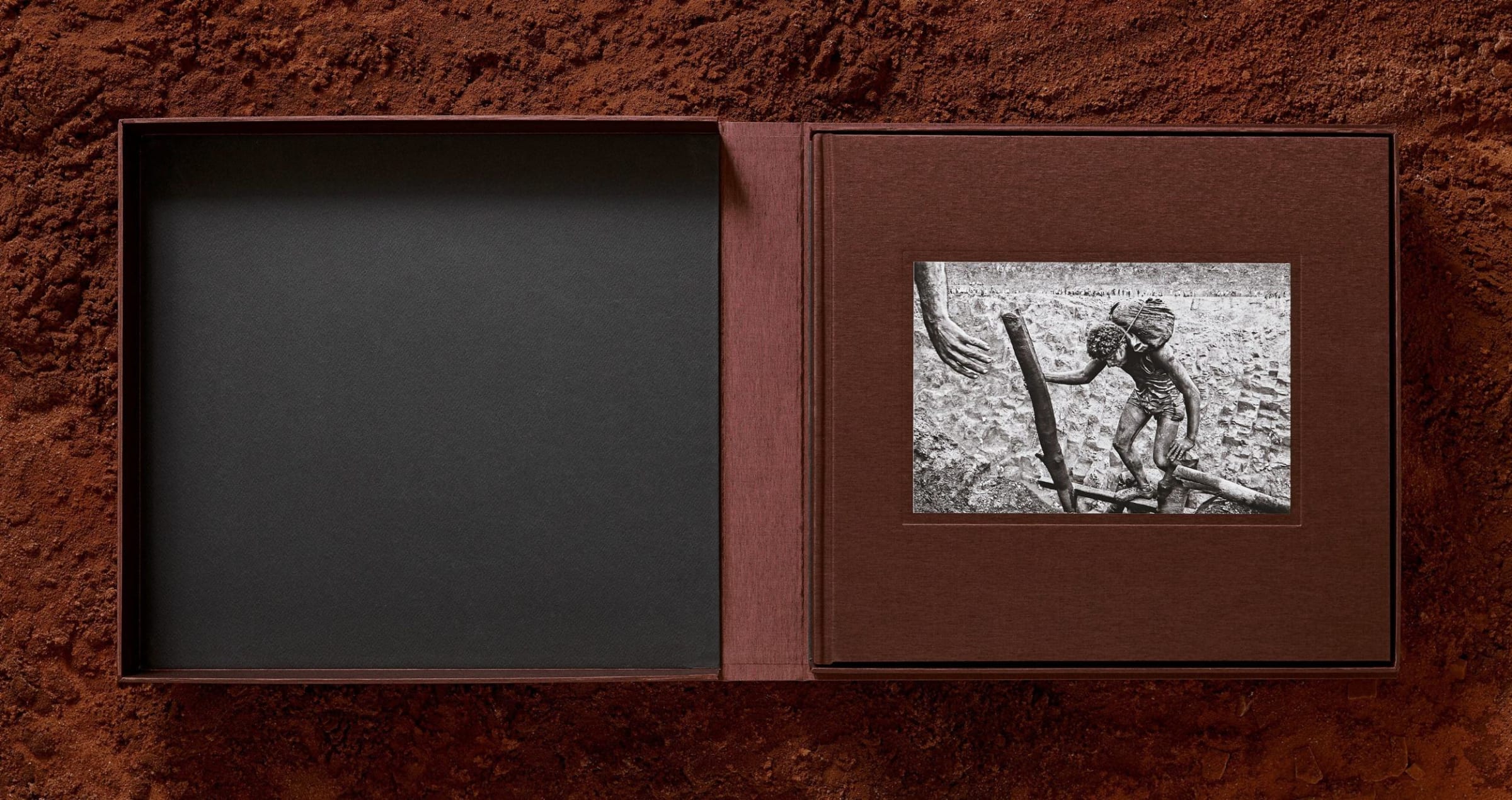 Sebastião Salgado. Gold