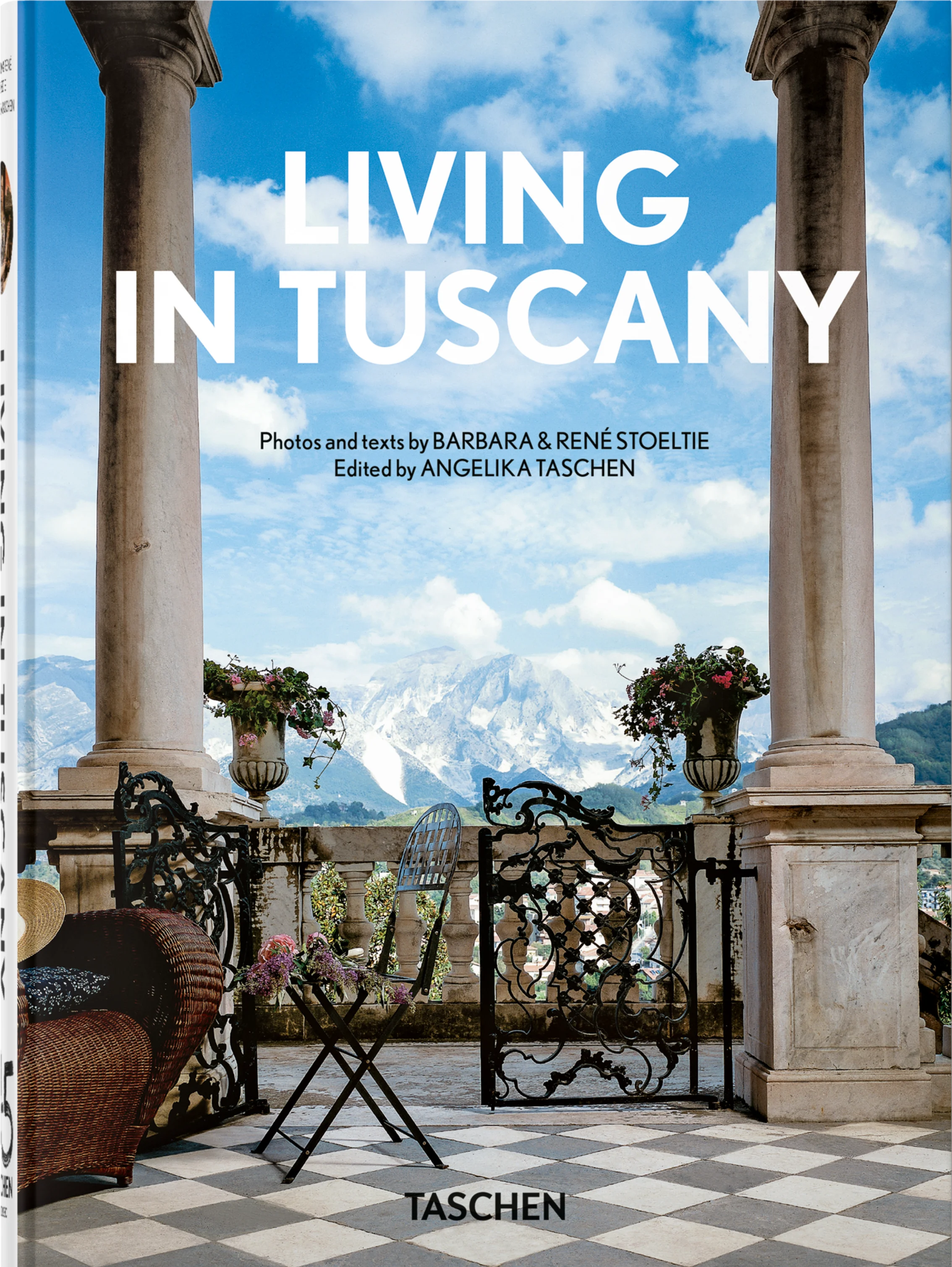 Living in Tuscany. 45th Ed.